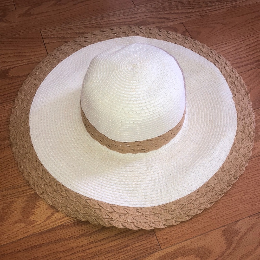 Beige & White Straw Beach Hat